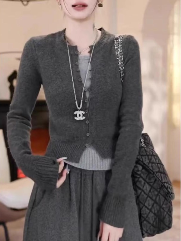 Contrast color fake two-piece round neck long-sleeved sweater for women autumn and winter sweater cardigan 2024 new versatile temperament top