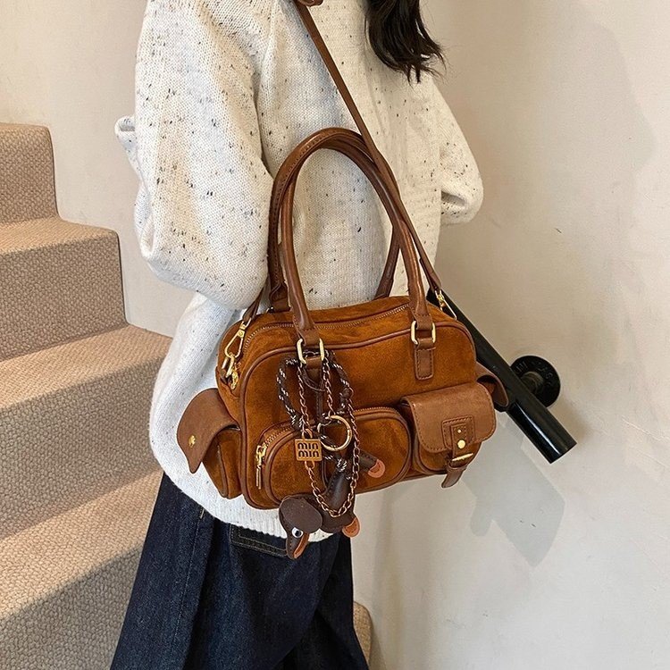 2024 New Casual Niche Matte Texture Fashion Multi-Pocket Shoulder Bag Popular Foreign Trade Trend Underarm Women's Bag