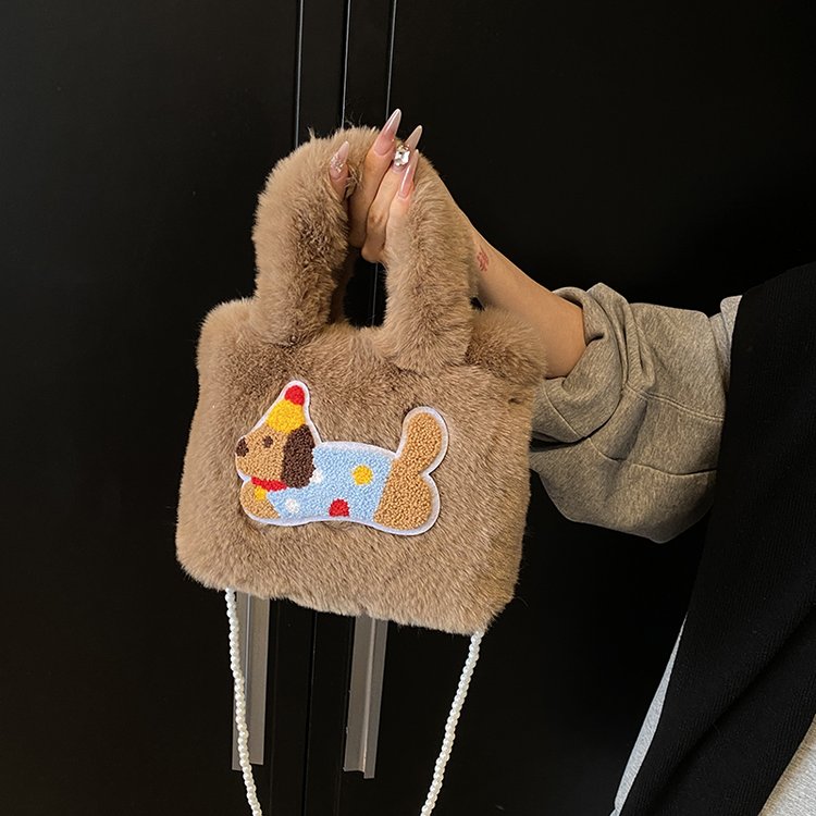 Niche casual shoulder bag plush anime commuter armpit bag trendy cartoon puppy versatile bucket bag 2024 new style