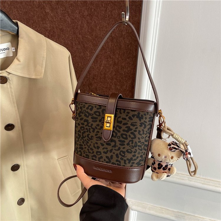 Autumn and winter women's bags, retro casual bucket bags, high-end leopard print handbags, cross-border fashion single shoulder crossbody bags