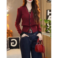Contrast color V-neck long-sleeved knitted cardigan for women 2024 early autumn popular large size fat mm design chic slimming top