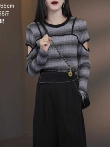 Contrast color fake two-piece striped sweater for women in autumn new large size fat mm slimming design hollow long-sleeved top