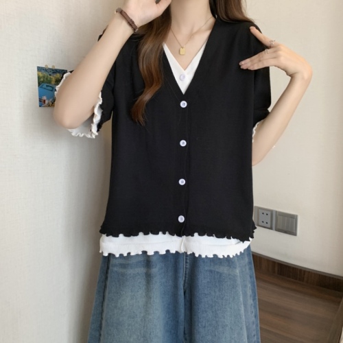 Large size retro fake two-piece V-neck sweater for women with summer temperament for fat mm, contrasting color slimming short-sleeved top