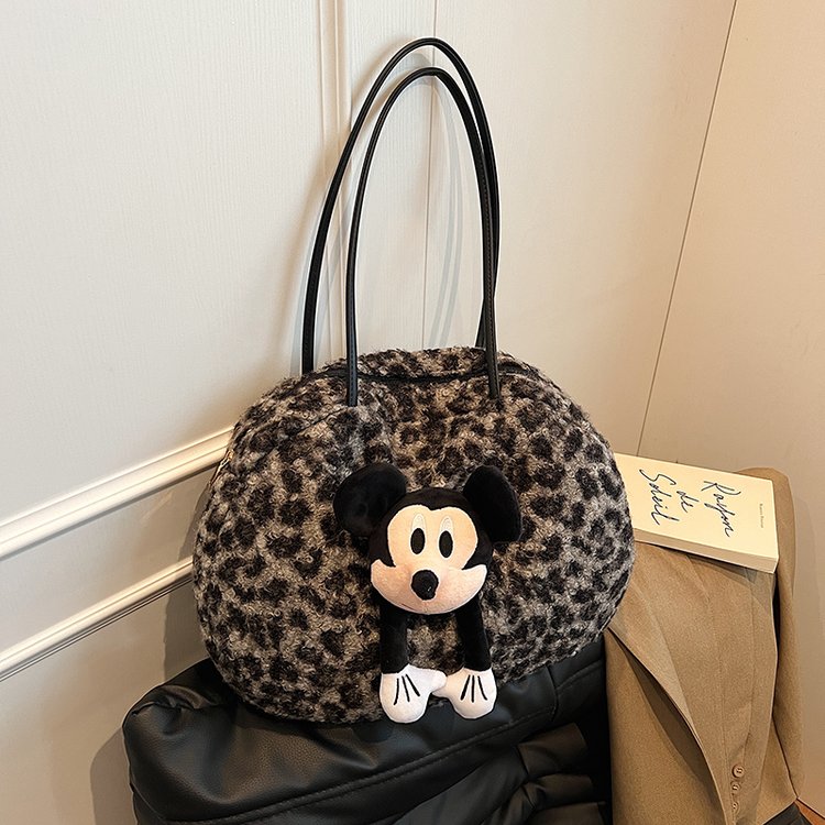Autumn and winter woolen bags for women 2024 new commuter large-capacity shoulder bag popular leopard print portable Boston bag