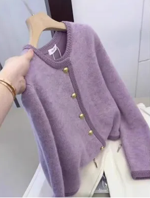 Large Size 2024 Winter Gentle Breasts and Western Style Purple Top Women's Small Fragrance Style Fashionable and Versatile Casual Cardigan Sweater