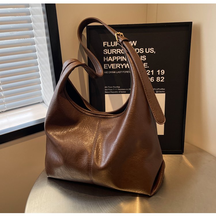 Large-capacity bag women's autumn and winter new simple soft leather shoulder underarm bag retro commuter crossbody mother-in-law bag