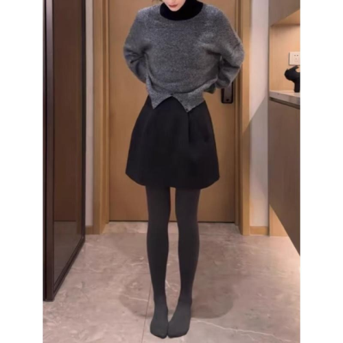European thickened woolen skirt 2024 winter large size fat mm slimming high-end black A-line short skirt