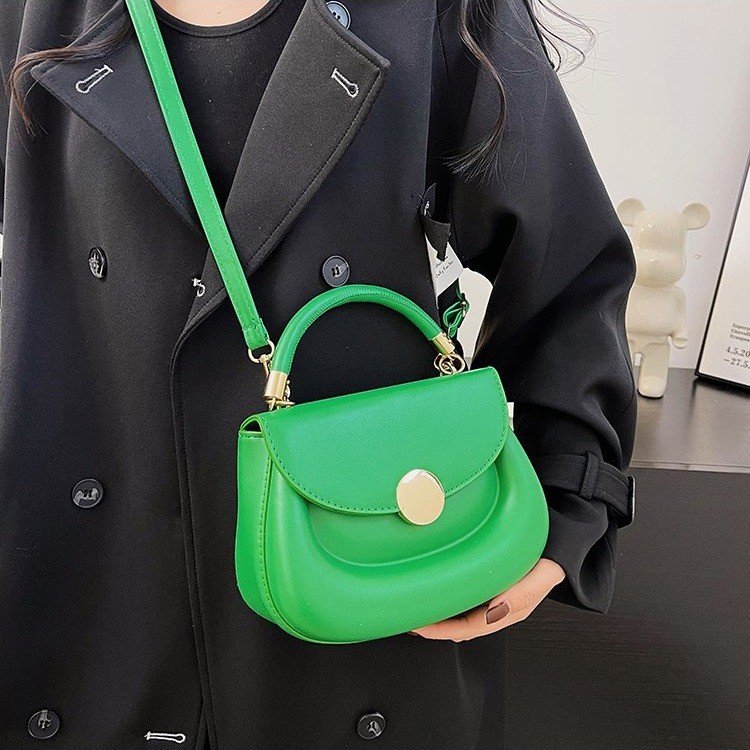 Western Style Bags for Women Spring New Semi-circular Portable Saddle Bag Popular and Versatile Temperament Single Shoulder Crossbody Bag
