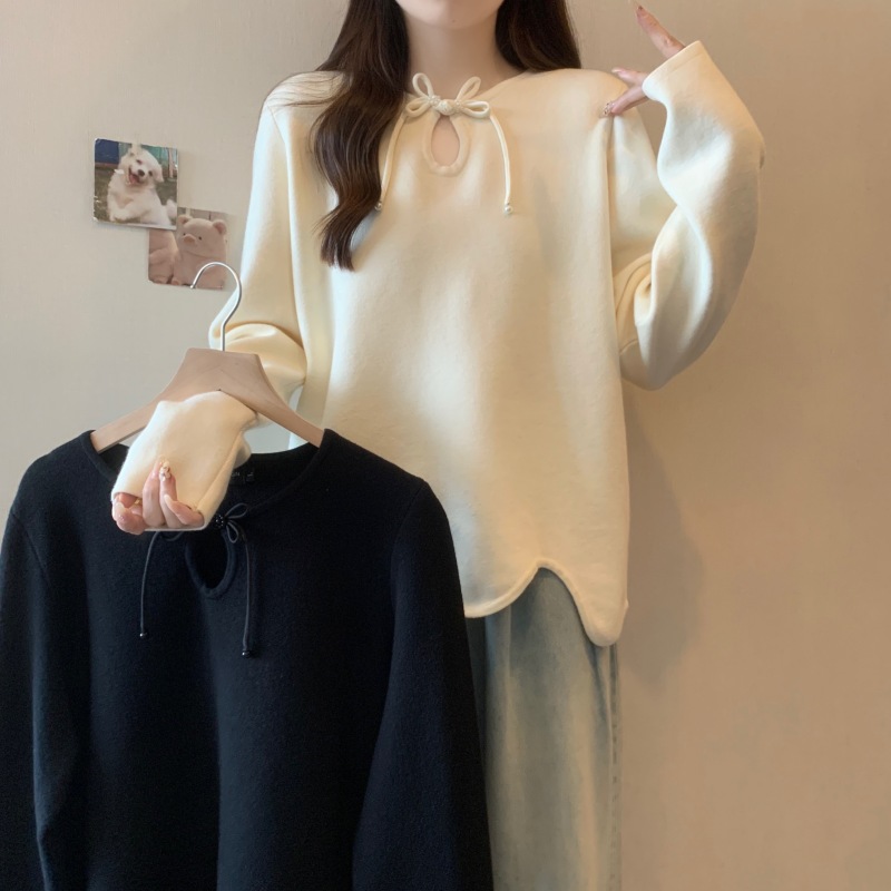 Plus size fat mm design buckle sweater, versatile, fashionable and slim top, curved hem sweater