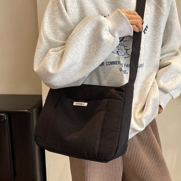 Casual and versatile textured down bag 2024 new Ruiying retro large capacity cotton bag letter shoulder bag