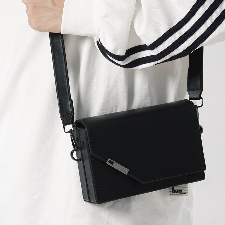 Cross-border crossbody bag men's new ins trend versatile small square bag high-end niche single shoulder crossbody bag wholesale