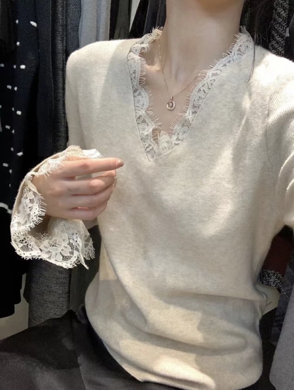 New large size lace splicing V-neck long-sleeved sweater, simple and versatile slimming bottoming shirt
