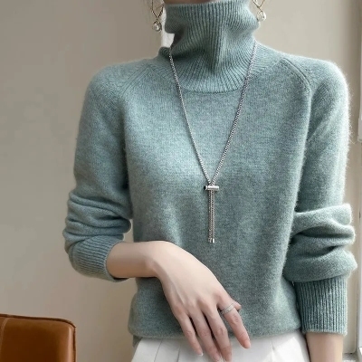 Autumn and winter high collar thickened knitted sweater women's new bottoming warm woolen sweater worn inside and outside loose knitted sweater