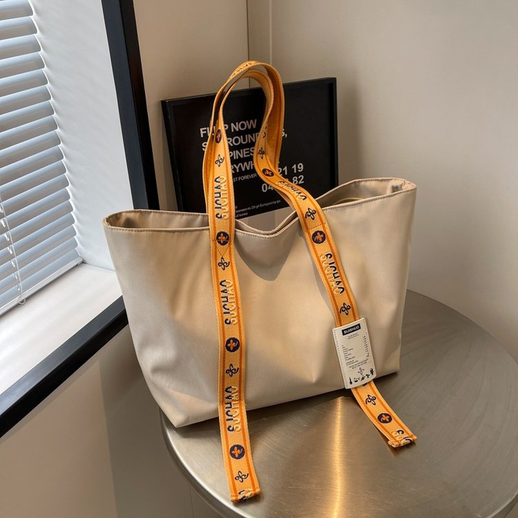 Bags Women's 2024 Autumn New Trendy Fashion Commuting Tote Bag High-Quality Texture Large Capacity Contrast Color Single Shoulder Underarm Bag