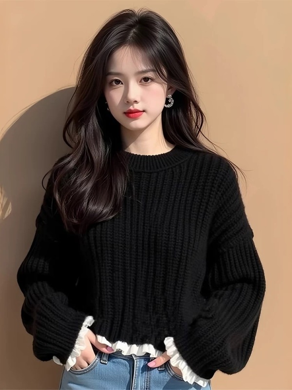 Black spliced ​​lace thickened knitted unique and beautiful sweater women's late autumn and early winter wear top 2024 new style