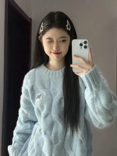 Korean twist round neck sweater for women in autumn and winter, fufu loose outer wear, lazy style, soft and waxy thickened knitted top