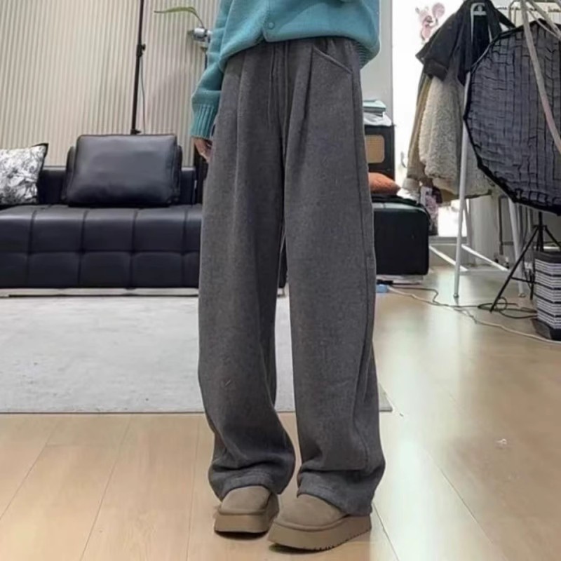 This year's popular hot pants 2024 autumn and winter large size fat mm lazy style slimming plus velvet thickened machete casual pants