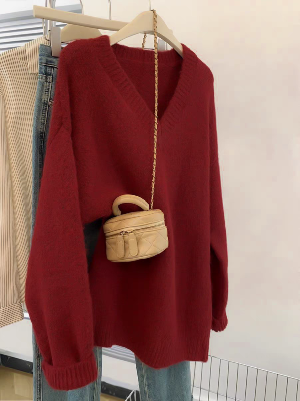 Red v-neck raccoon velvet pullover sweater for women autumn and winter 2024 new thickened bottoming lazy style top