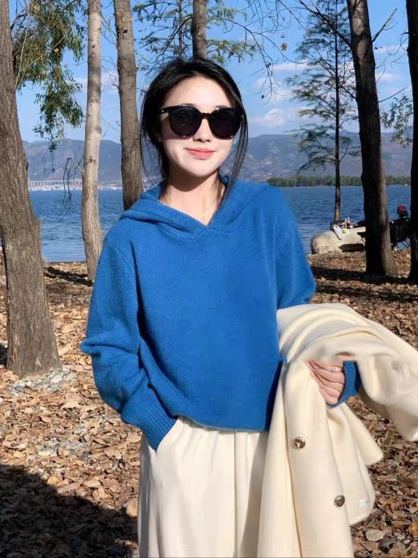 Klein blue large size loose sweater women's sweater 2024 autumn and winter warm wear new simple top