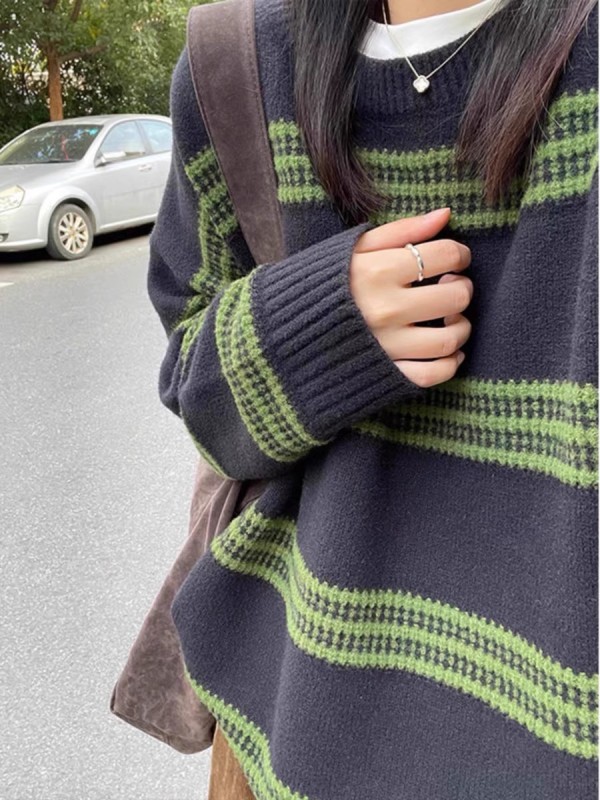 This year's popular beautiful sweaters for women 2024 new winter small breasts fufu lazy retro striped tops