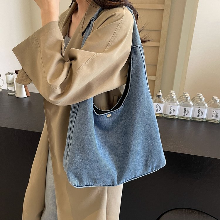 Retro distressed denim blue armpit bag for women 2024 new Korean style niche dumpling bag simple and versatile shoulder bag
