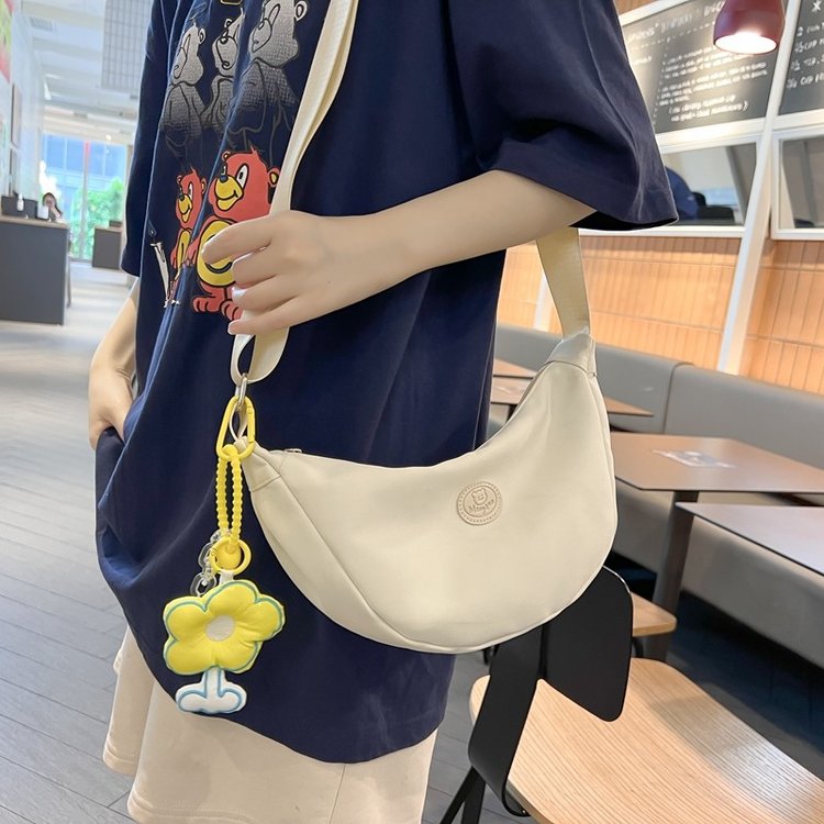 Nylon Messenger Bag Women's Dumpling Bag Lightweight Small Shoulder Bag Armpit Bag Women's Versatile Shoulder Canvas Bag Female Student Korean Version