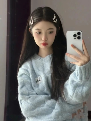 Korean twist round neck sweater for women in autumn and winter, fufu loose outer wear, lazy style, soft and waxy thickened knitted top