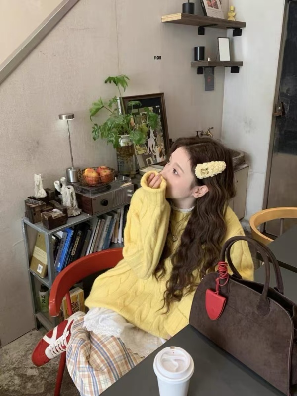 Yellow milk fufu super nice twist sweater high-end winter thickened lazy soft waxy loose outer top for women