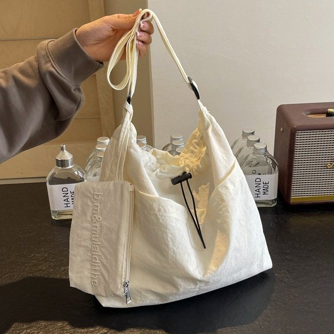 Korean style casual versatile large-capacity tote bag for women 2024 summer new fashion trend shoulder bag commuter bag for women