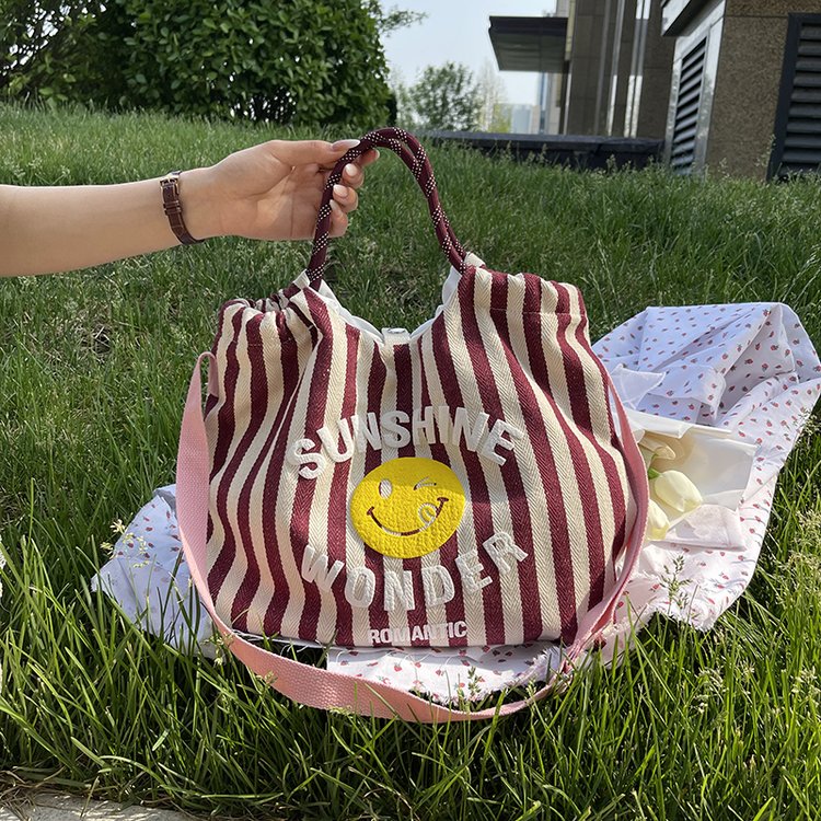 Casual large-capacity canvas bag for women 2024 new popular versatile crossbody bag fashionable commuter handheld tote bag