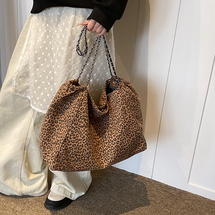 Cross-border Leopard Print Tote Bag Women's Large Capacity Bag 2024 New Trendy Portable Commuting Bag Versatile Shoulder Mummy Bag