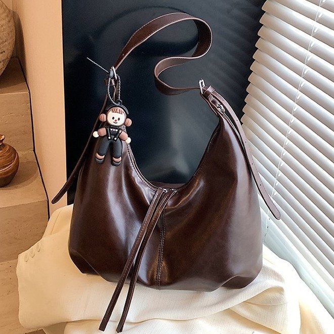 Soft-sided large-capacity bag for women, new style, simple, versatile, fashionable, texture, cute charm, girl's tote bag