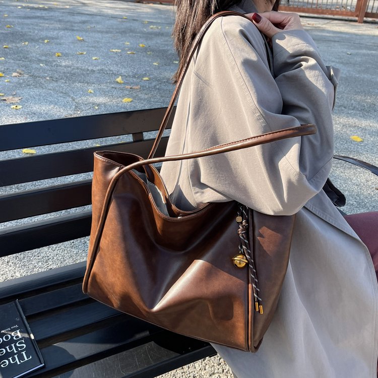 Retro bag women's new high-end shoulder bag large capacity tote bag commuting hand bag