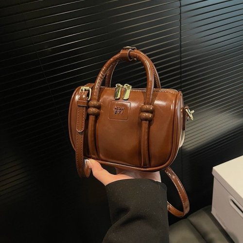 Trendy wax leather retro small bag for women new trendy winter all-match crossbody bag portable bowling bag