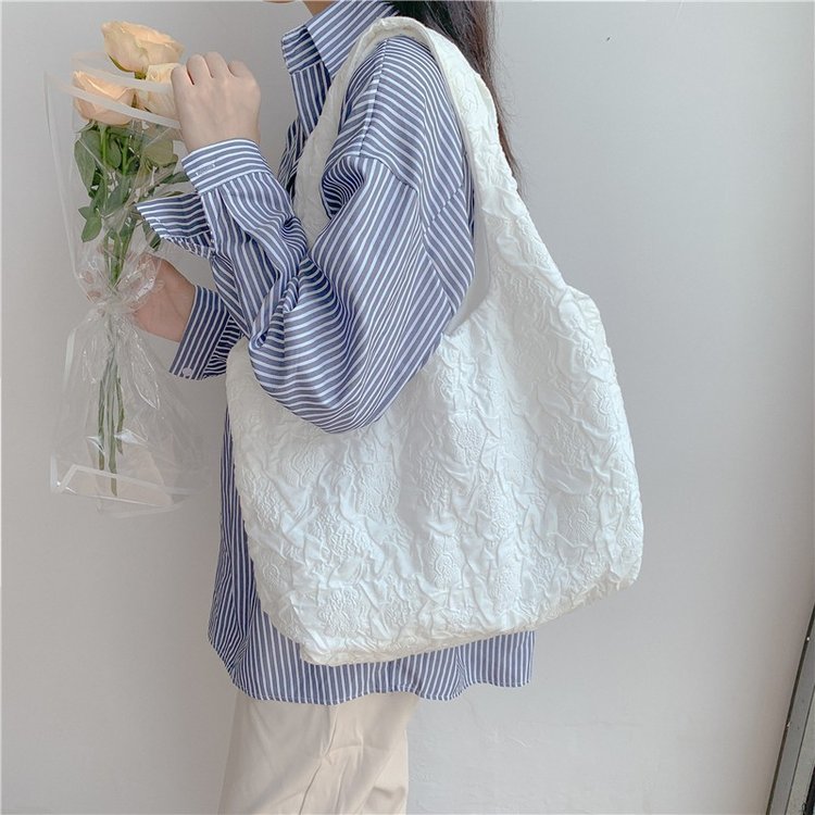 New Japanese style ins pleated artistic black and white large capacity versatile one-shoulder canvas bag school bag women's bag