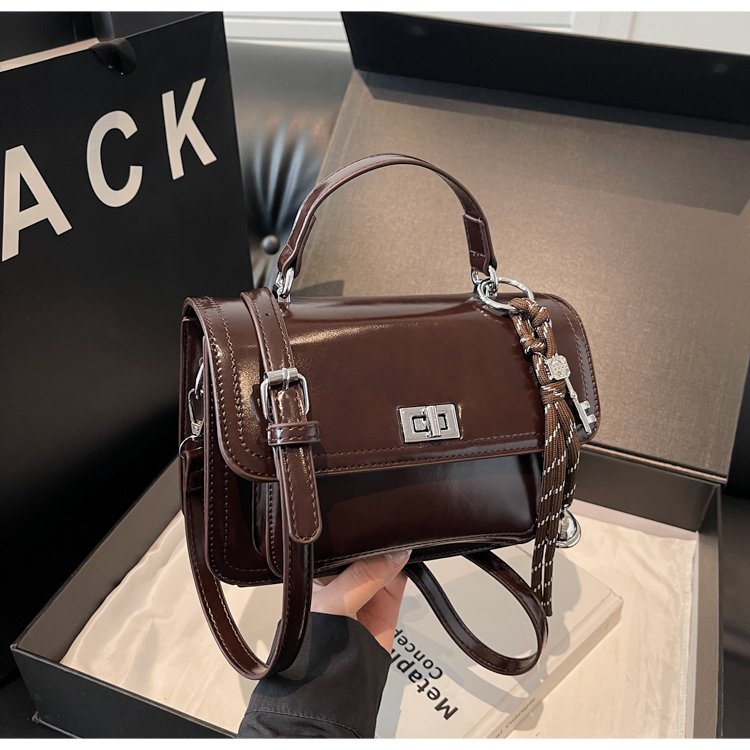 This year's popular handbags for women 2025 new high-end casual versatile cross-body bag texture commuting