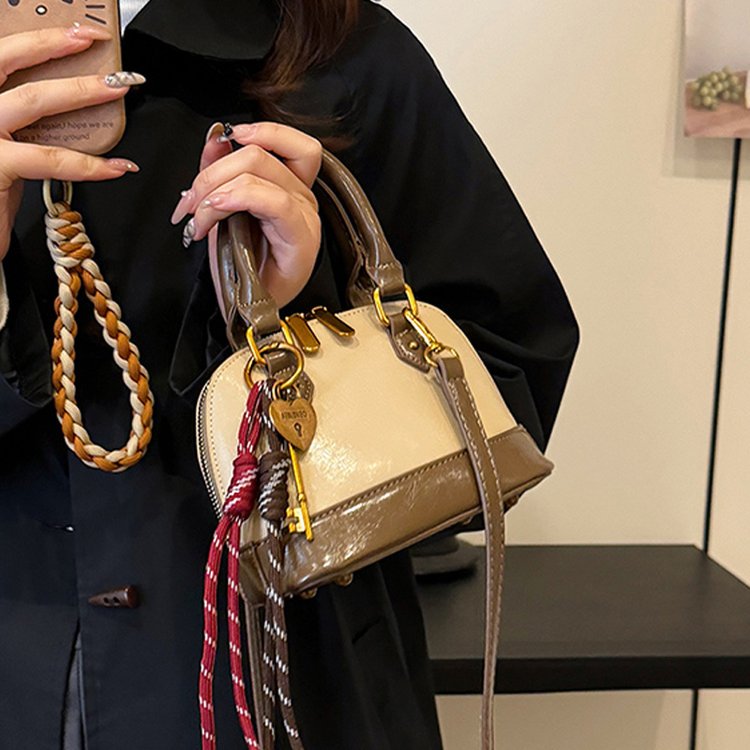 Crossbody bag for women, light luxury shoulder handbag, high-end, versatile work shell bag