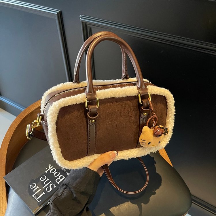 Hand-carrying retro frosted bowling bag for women, new season light luxury lamb wool small square bag, hand-held shoulder crossbody bag