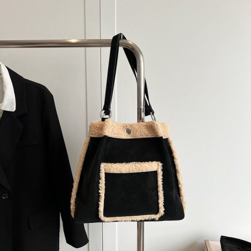 Matte plush large-capacity bag women's niche shoulder bag high-end retro commuter texture tote bag