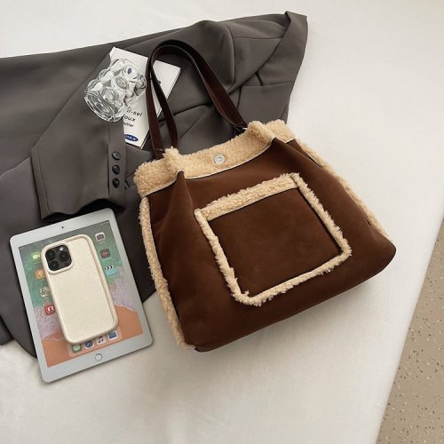 Matte plush large-capacity bag women's niche shoulder bag high-end retro commuter texture tote bag