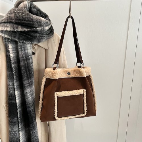 Matte plush large-capacity bag women's niche shoulder bag high-end retro commuter texture tote bag