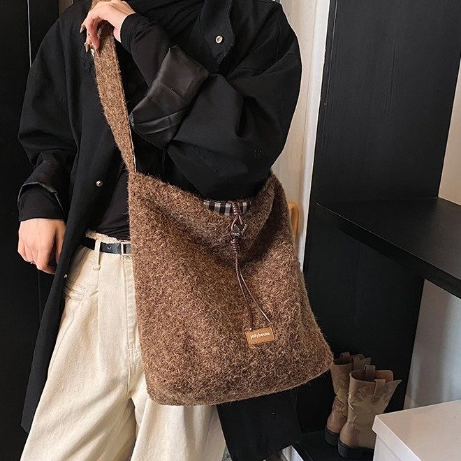 Lazy style autumn and winter woolen cloth one-shoulder college student bag commuting literary crossbody bag