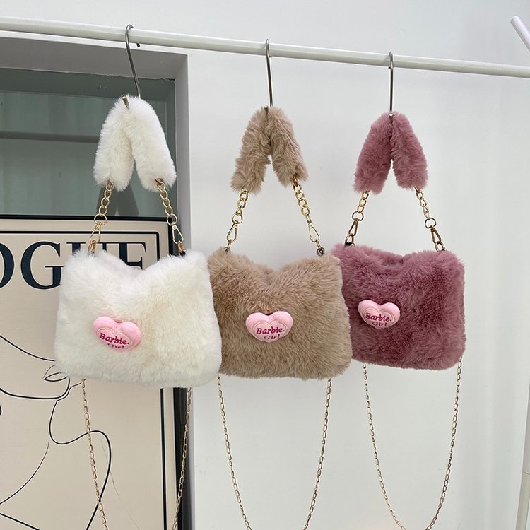 Versatile furry bag in winter, autumn and winter high-end exquisite portable plush shoulder bag, fashionable crossbody bag, armpit bag
