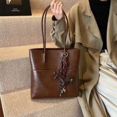 Fashionable armpit tote bag, retro bag, women's high-end large-capacity commuter shoulder bag