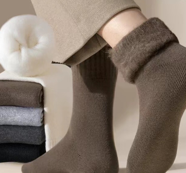 Extra thick wool socks for men in autumn and winter, thickened and velvet long cashmere warm and cold-resistant cotton socks, high winter socks