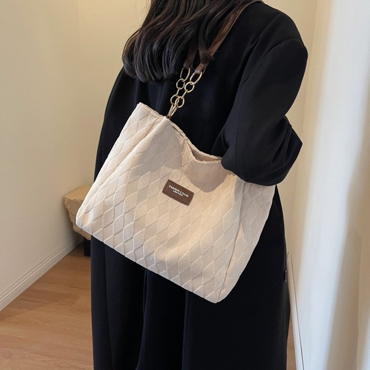 Large capacity large bag women's new design niche versatile class commuter bag portable shoulder tote bag