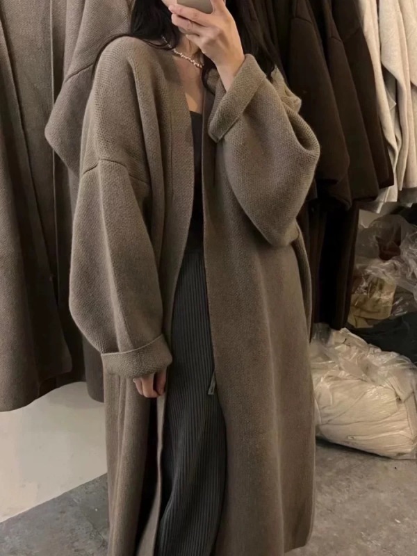 High-end slim knitted cardigan sweater for women mid-length solid color lazy style over the knee loose large version commuter jacket