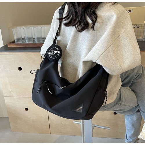 Crossbody bag casual fashion large capacity dumpling new nylon cloth bag commuting shoulder tote sports