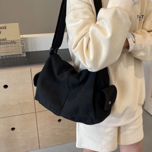 Large-capacity crossbody bag for women, Japanese casual canvas bag, student class bag, simple shoulder bag, versatile messenger bag