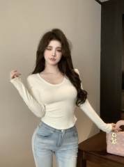 Plush large U-neck solid color bottoming shirt, slim fit long-sleeved T-shirt for women, new autumn and winter style